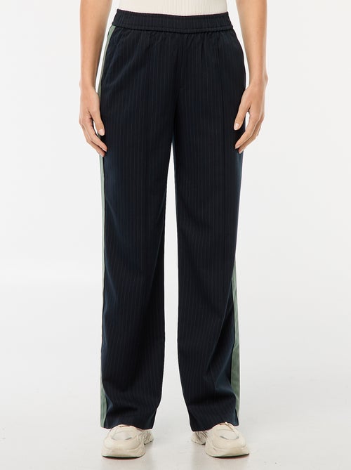 Calças de pinças com faixas laterais - Kiabi