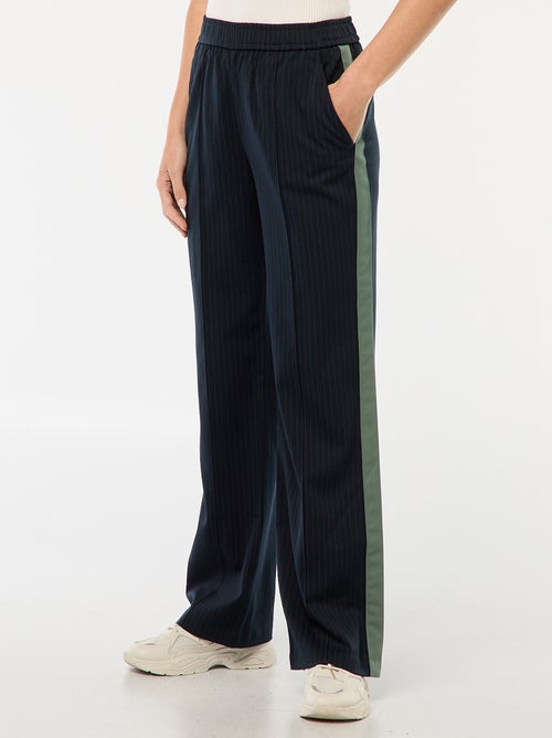 Calças de pinças com faixas laterais - Kiabi