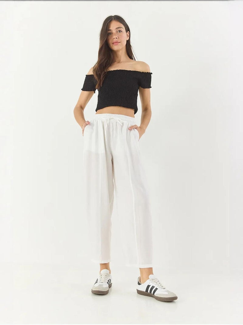 Calças de verão com cinto e corte cenoura com detalhes de bolso lucci Branco - Kiabi