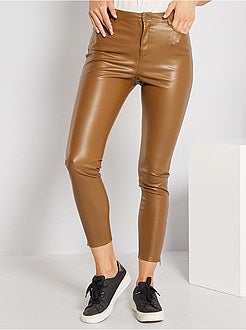 Calças em pele sintética - Kiabi