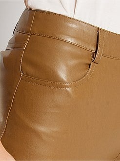 Calças em pele sintética - Kiabi