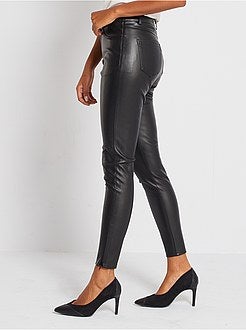 Calças em pele sintética - Kiabi