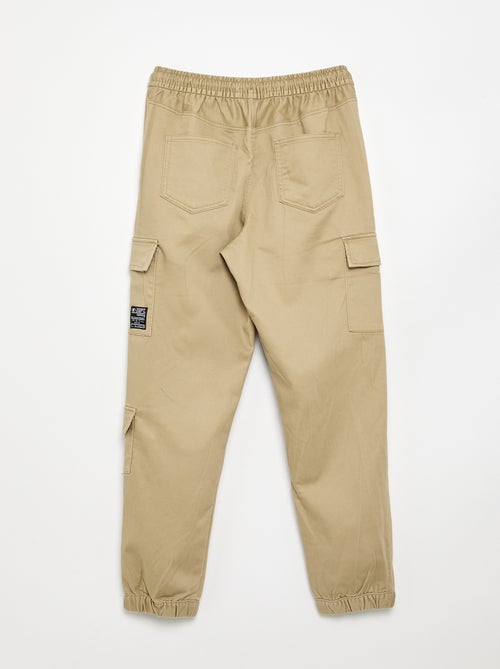 Calças estilo 'jogger' com vários bolsos - Kiabi