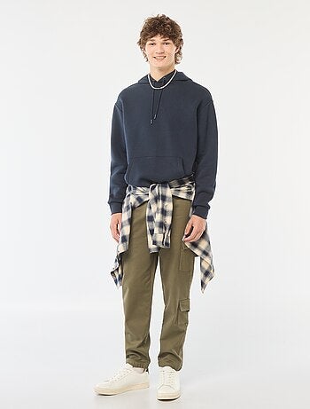 Calças estilo 'jogger' com vários bolsos