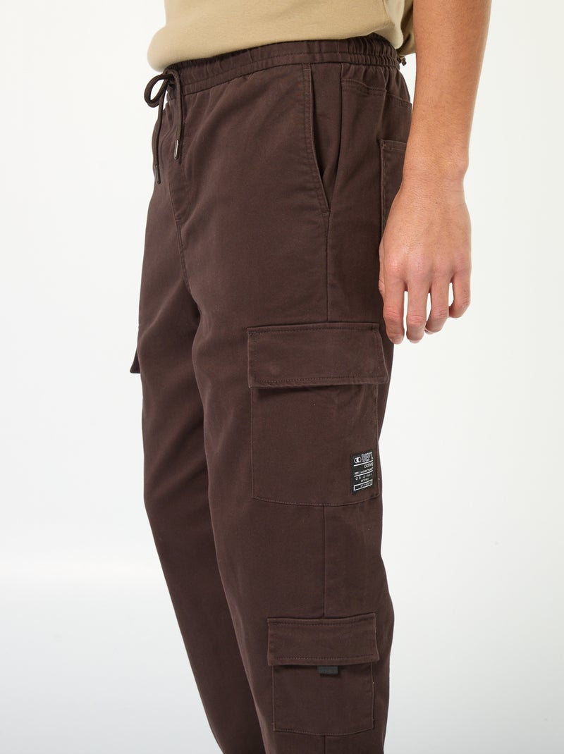 Calças estilo 'jogger' com vários bolsos Castanho - Kiabi