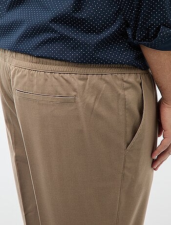 Calças estilo "jogger" lisas