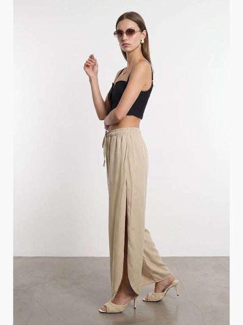 Calças femininas de crepe de tencel de perna larga com fenda dilvin - Kiabi