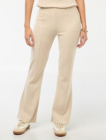 Calças flare em tricô liso