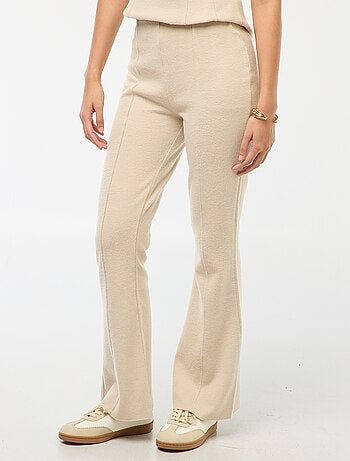 Calças flare em tricô liso