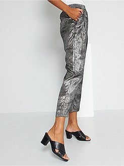 Calças fluidas acetinadas - Kiabi