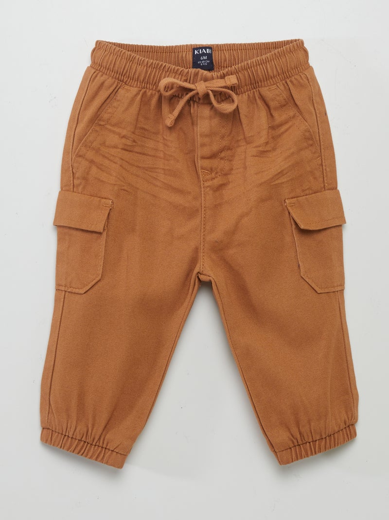 Calças jogger com bolsos com abas CASTANHO - Kiabi