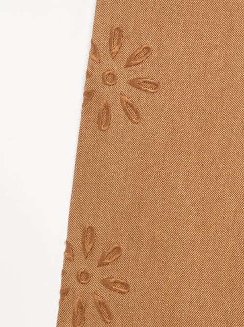 Calças largas com bordados de 'flores' - Kiabi Calças largas com bordados de 'flores' - Kiabi
