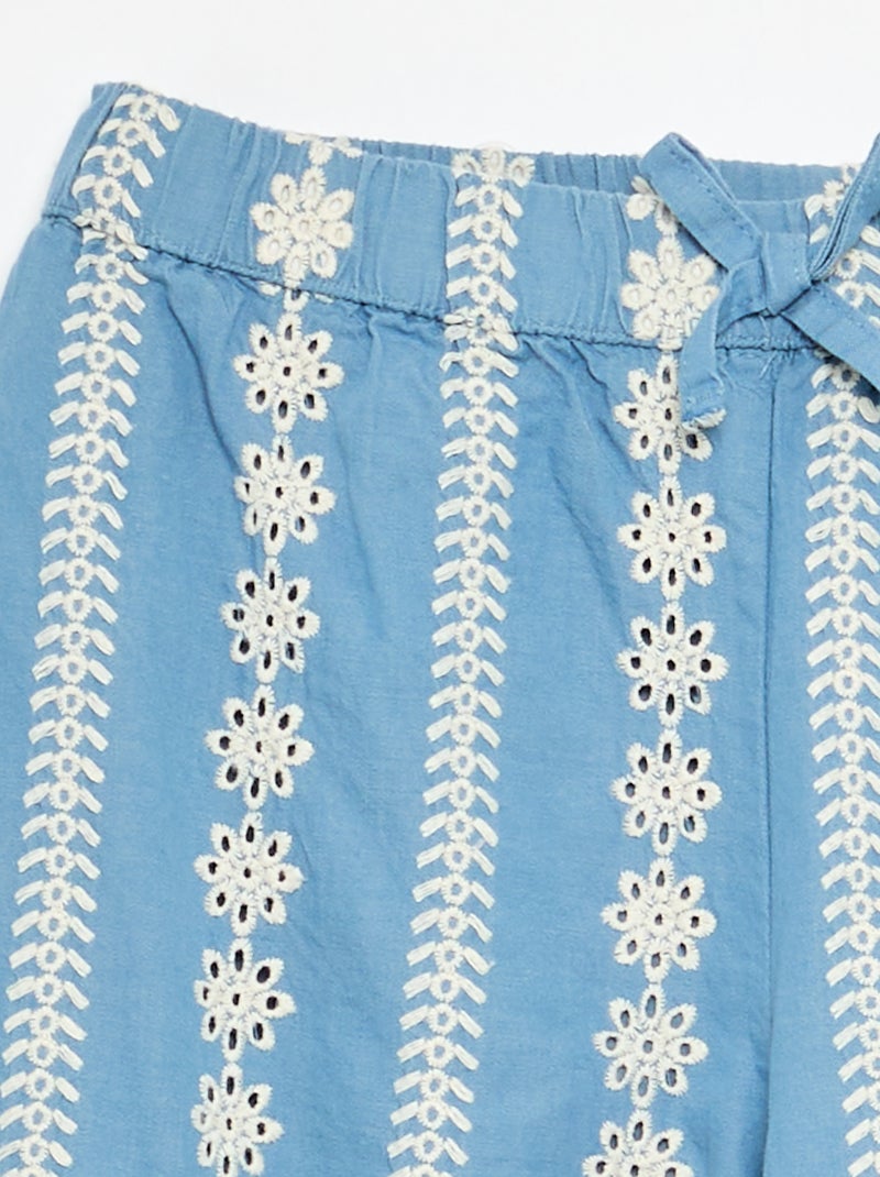 Calças largas com bordados ingleses Azul - Kiabi