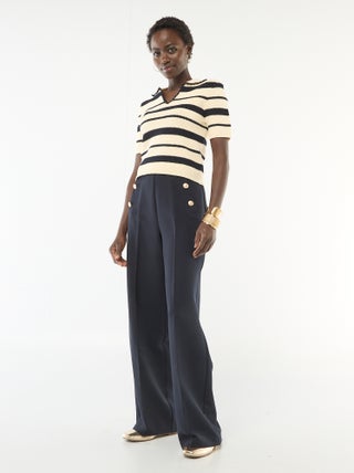 Calças largas com botões estilo marinheiro