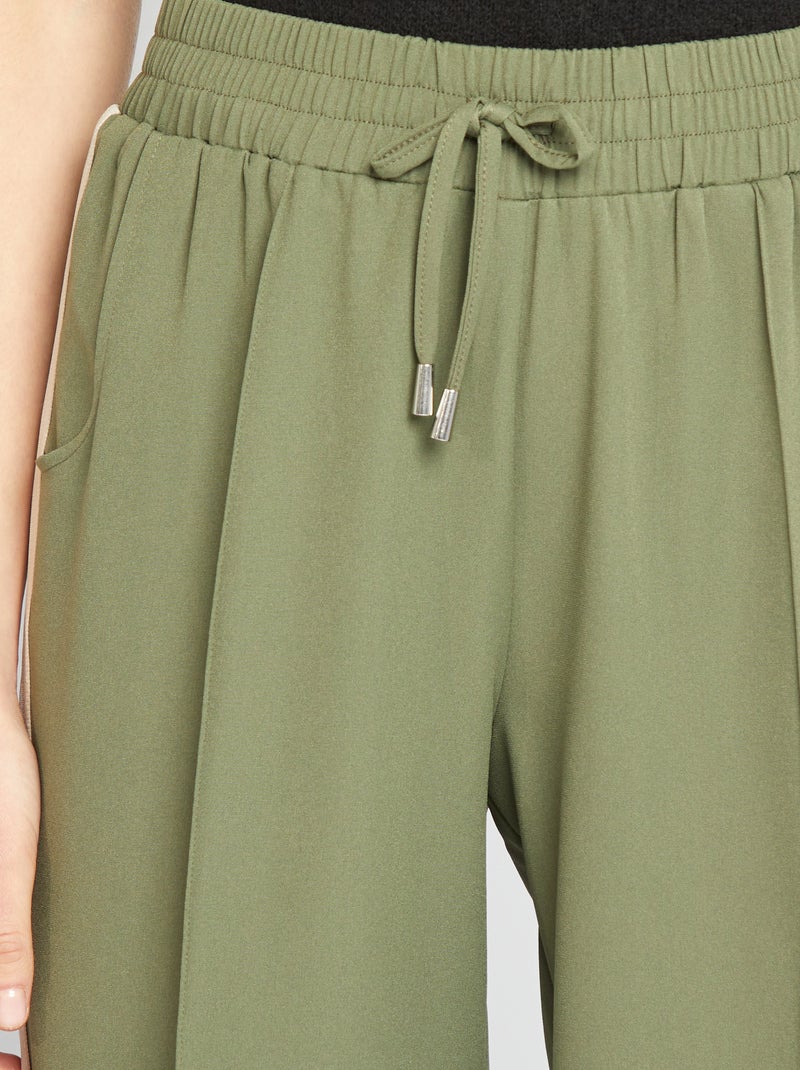 Calças largas com cintura subida e faixas contrastantes CAQUI - Kiabi