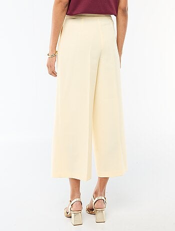 Calças largas de cerimónia