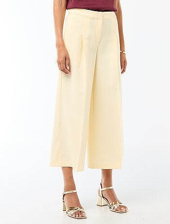 Calças largas de cerimónia