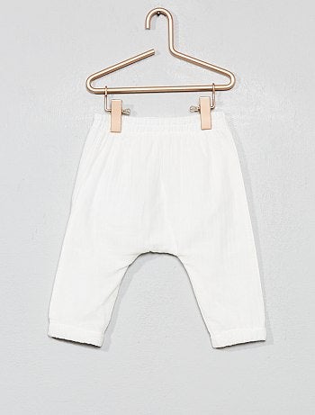 Calças largas em gaze de algodão bordada - Kiabi