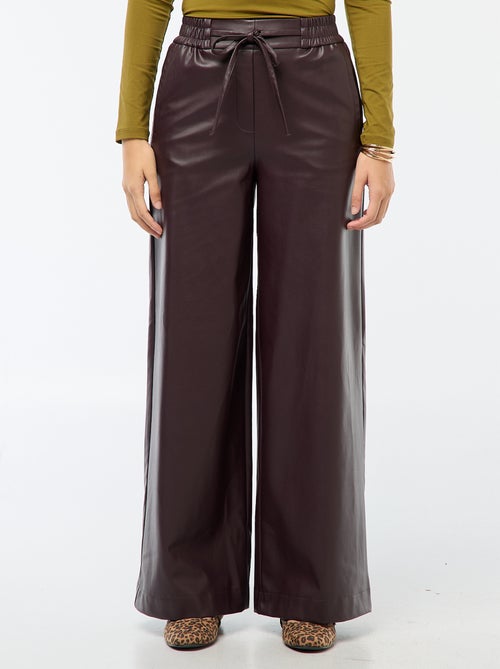 Calças largas em imitação de couro lisa - Kiabi