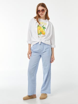 Calças largas estilo pijama