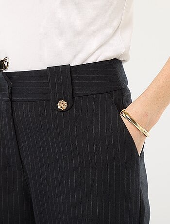 Calças largas lisas com fecho de correr e gancho