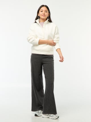 Calças largas macias lisas