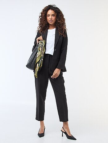 Calças lisas corte cenoura