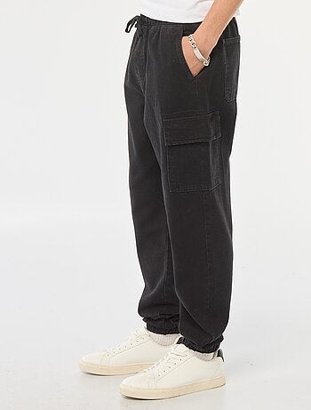 Calças multibolsos com cintura elástica