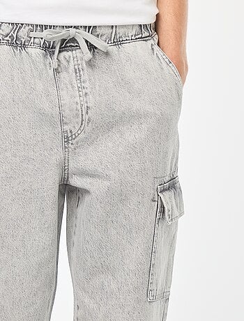 Calças multibolsos com cintura elástica