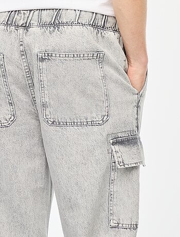 Calças multibolsos com cintura elástica