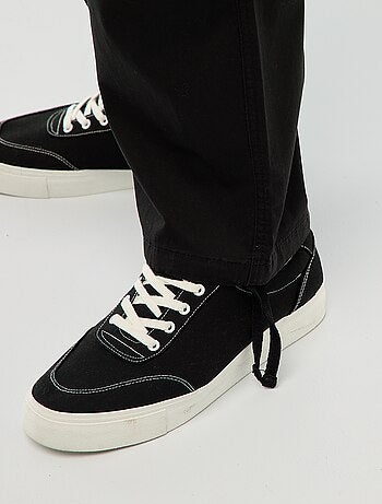 Calças multibolsos corte direito / regular fit