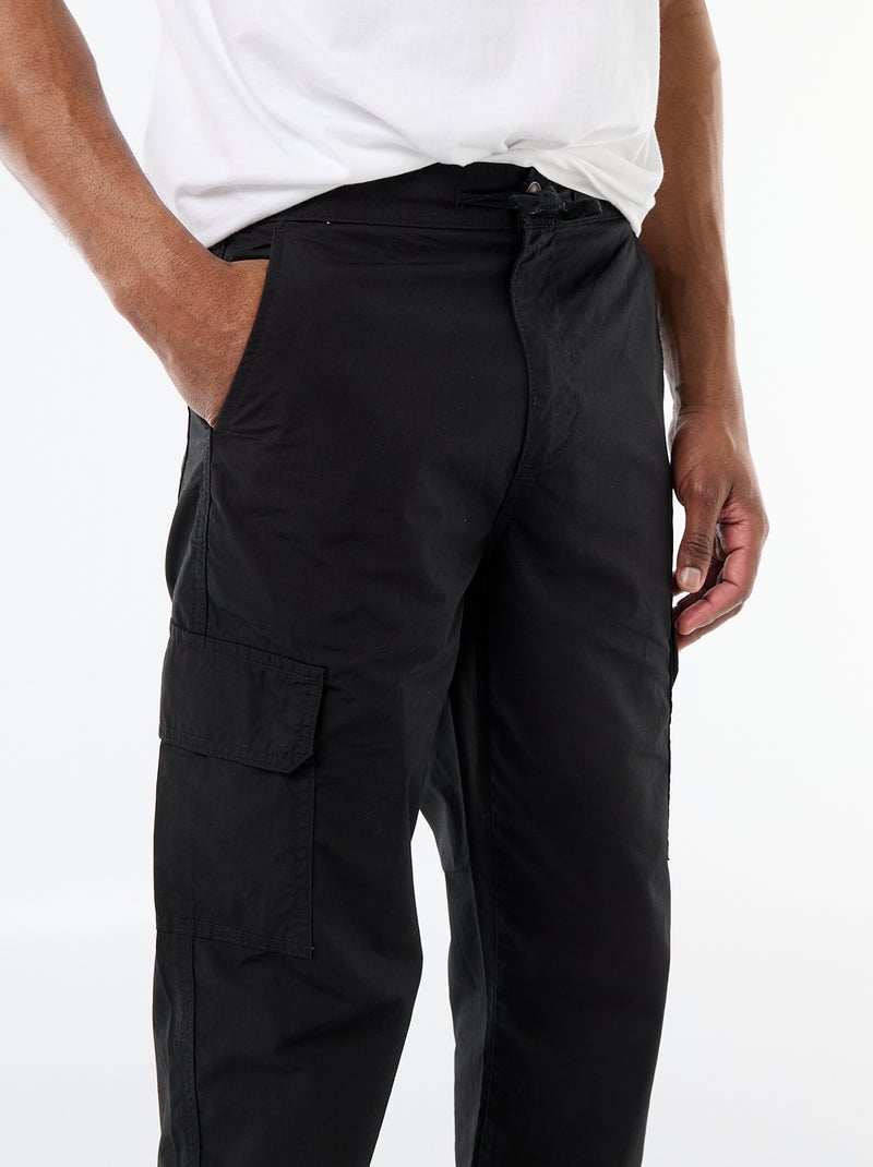 Calças multibolsos de corte regular Preto - Kiabi