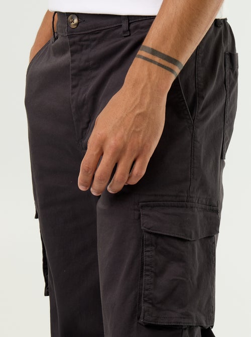 Calças multibolsos de corte regular - Kiabi Calças multibolsos de corte regular - Kiabi