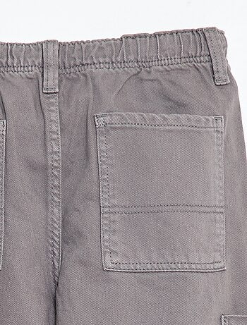 Calças multibolsos lisas