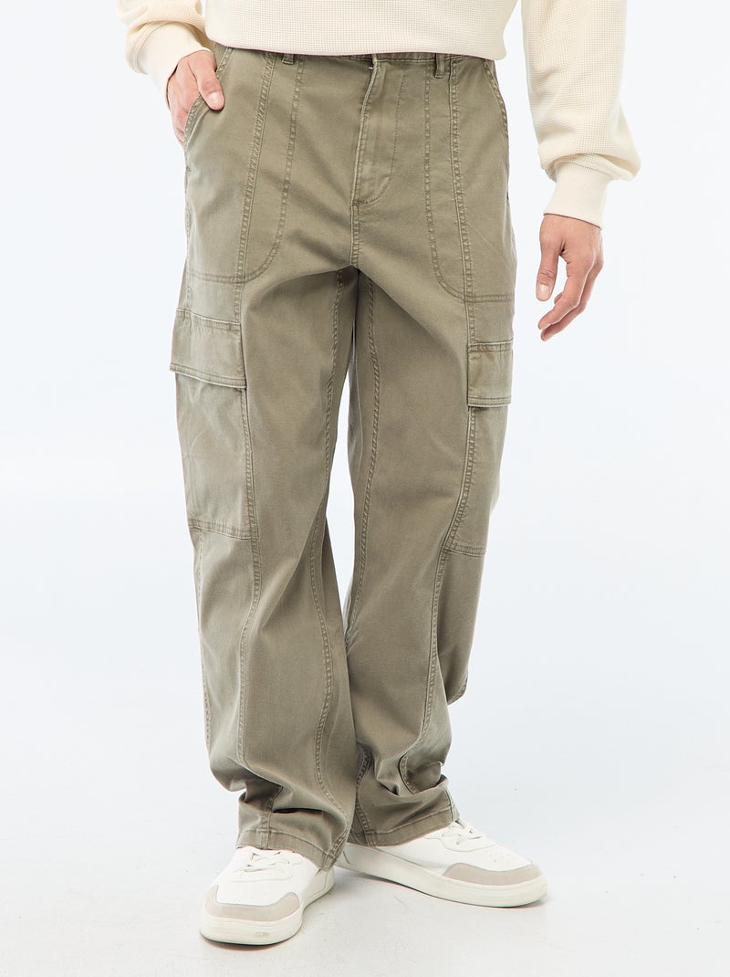 Calças multibolsos lisas corte direito / Regular Fit Caqui - Kiabi