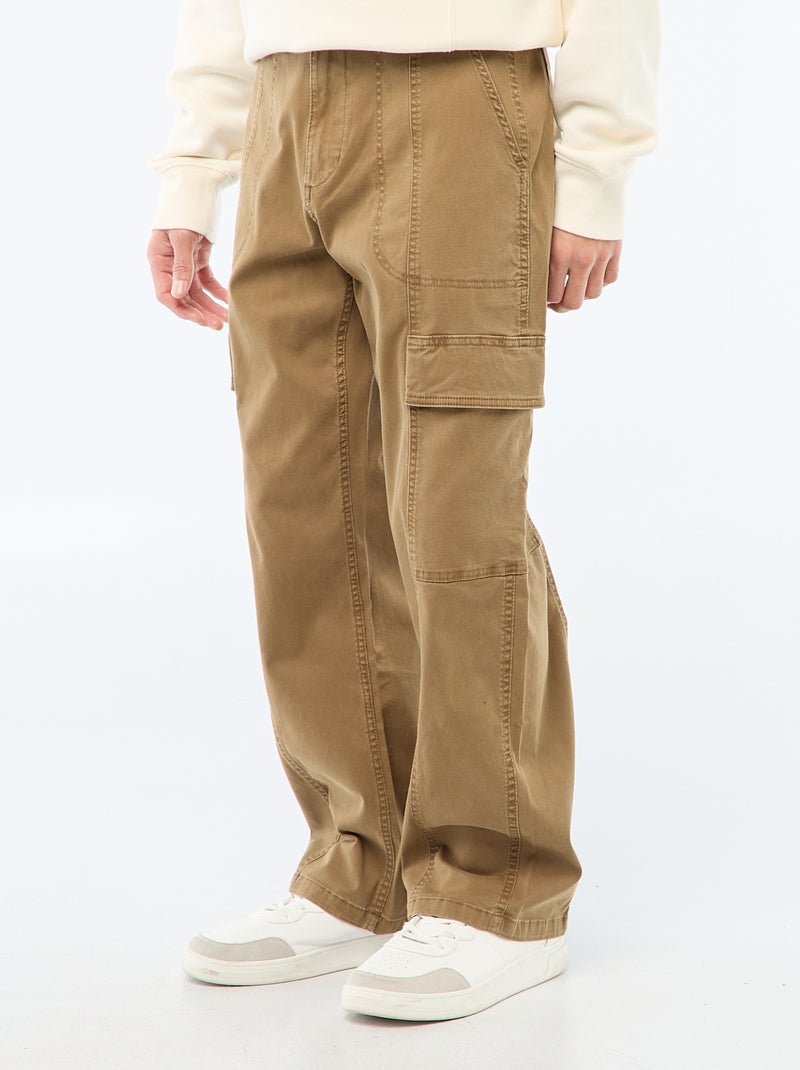 Calças multibolsos lisas corte direito / Regular Fit Castanho - Kiabi