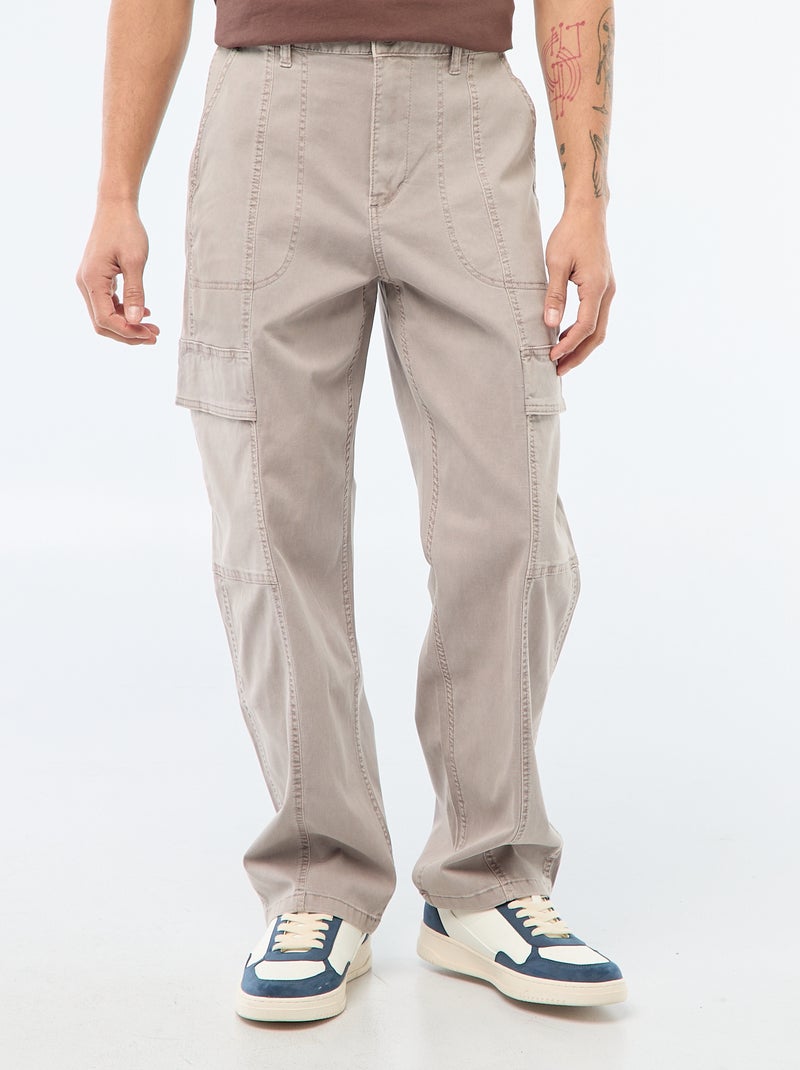 Calças multibolsos lisas corte direito / Regular Fit Cinza - Kiabi