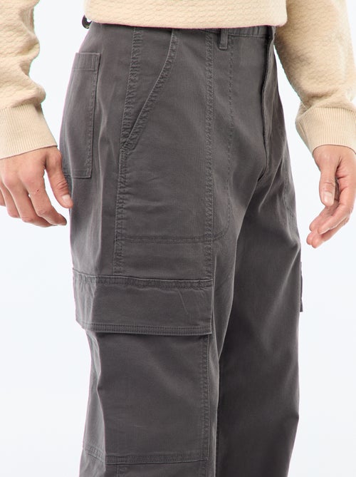 Calças multibolsos lisas corte direito / Regular Fit - Kiabi