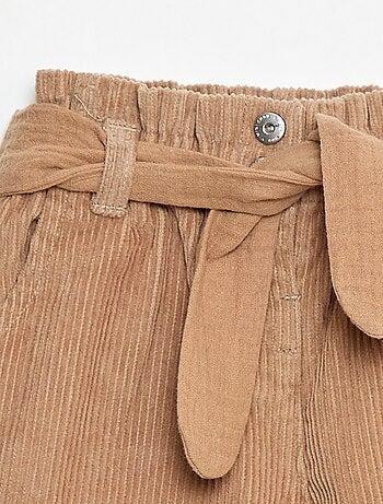 Calças paperbag em veludo cotelê