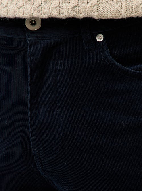 Calças regular fit em veludo liso - Kiabi