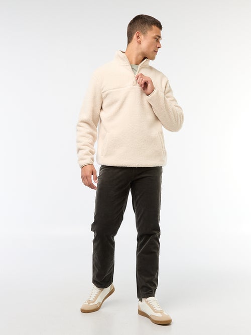 Calças regular fit em veludo liso - Kiabi