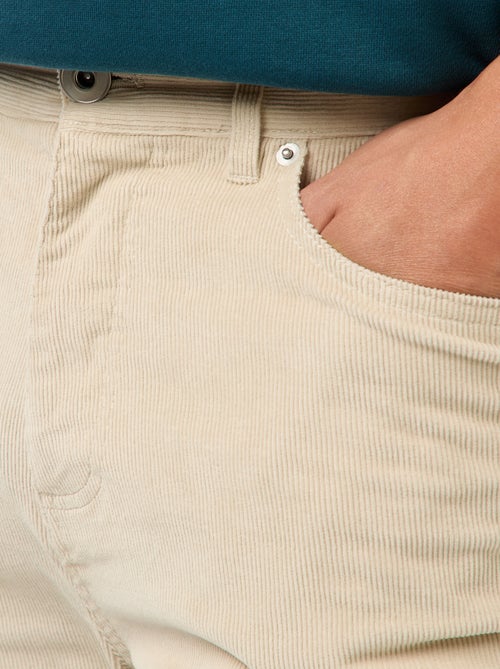 Calças regular fit em veludo liso - Kiabi