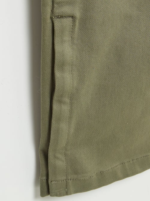 Calças regulares com bolsos com aba - So Easy - Kiabi