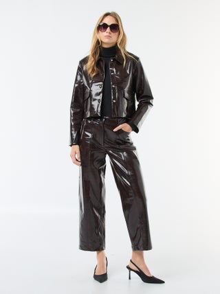 Calças retas em imitação de pele de cobra