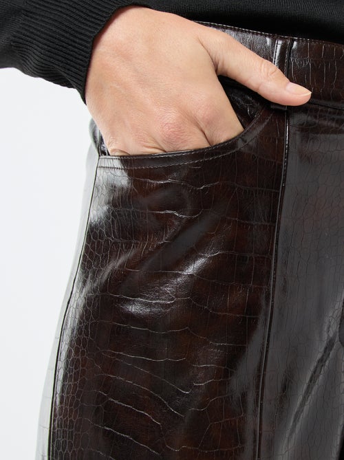 Calças retas em imitação de pele de cobra - Kiabi