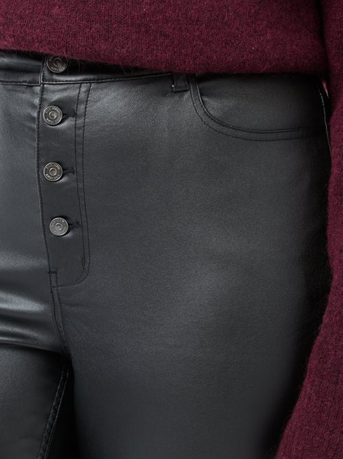 Calças retas em material acetinado - Kiabi