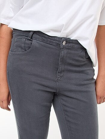 Calças skinny com cintura subida