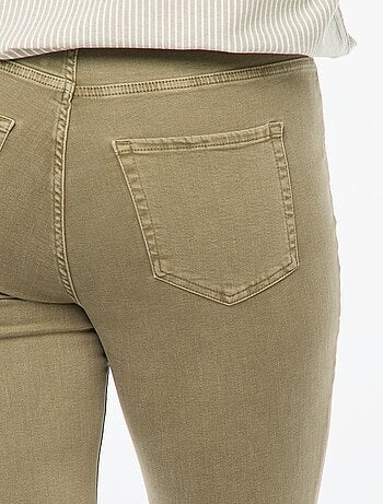 Calças skinny com cintura subida