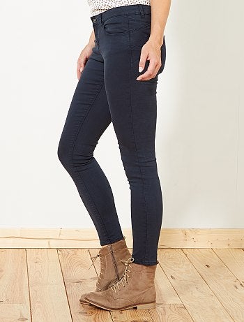 Calças skinny com efeito push up - Kiabi