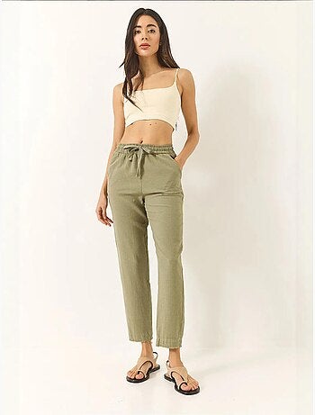 Calças skinny pelo tornozelo com bolsos lucci